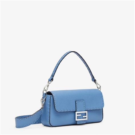 torebka bagietka fendi|Light blue Selleria bag with 612 hand.